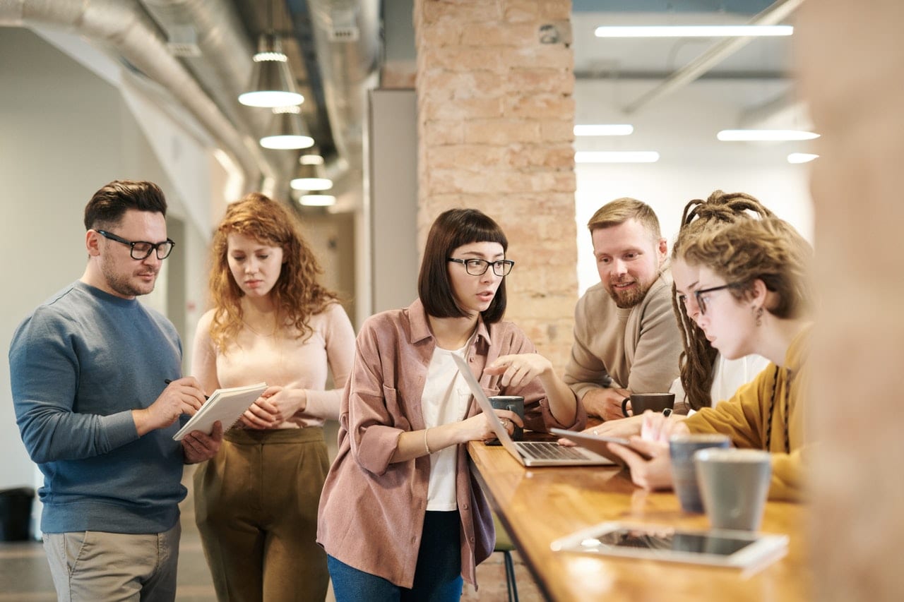 How Refreshment Services Support Employee Wellness?